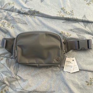 Brand new lululemon large belt bag